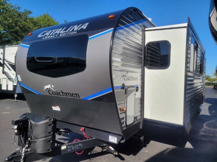 Thumbnail Photo undefined for New 2022 Coachmen Catalina